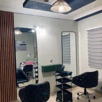 اجاره-میزناخن-صندلی-وتخت-درسالن-زیبایی