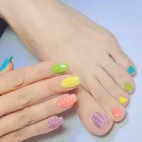 خدمات واموزش کاشت ناخن حرفه ای بانازلترین قیمت|خدمات آرایشگری و زیبایی|اصفهان, ملکشهر|دیوار