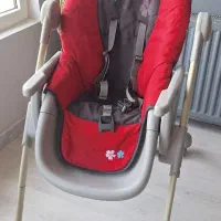 صندلی غذای کودک بسیار تمیز و سالم