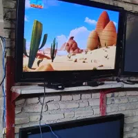 دو عدد تلوزیون 32و 40 اینچ