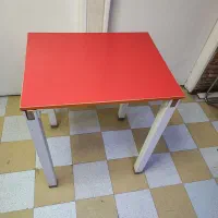 میز ام دی اف کوچک