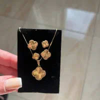 نیم ست گردنبند و دو جفت گوشواره