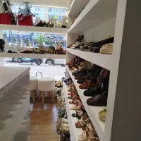 فروشنده کیف و کفش زنانه