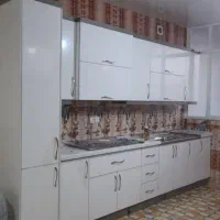 کابینت  هایگلاس  با کمد  ایستاده  غلامی