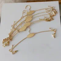 چوب رختی ، آویز لباس|بندرخت و رخت‌آویز|تهران, آبشار تهران (دریاچه)|دیوار