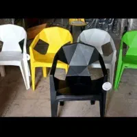 صندلی و میز پلاستیکی