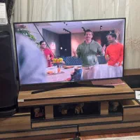 تلویزیون و یک عدد گاز اشپزخانه