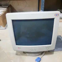 دو عدد مانیتور کاملا سالم به همراه کابل|قطعات و لوازم جانبی رایانه|یزد, |دیوار