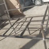 سازنده انواع تخت،تاب،میز اهنی