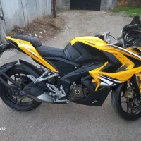 Rs200 باجاج هندوستان