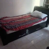 تخت یکنفره مشکی آیگلاس باتشک