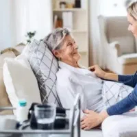 نیاز به پرستار خانم برای نگهداری مادر  در شهرضا