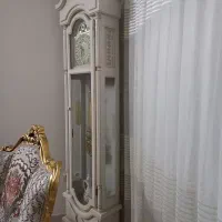 ساعت ایستاده سالم وتمیز