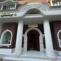 خیاط مسلط به دوخت پرده