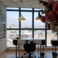 اجاره میز ناخن وتخت مژه و اجاره صندلی کراتین و رنگ