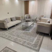 یک دست مبل راحتی فقط چند ماه استفاده شده