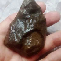 سنگ قهوه ای قدیمی