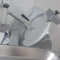 کالباس بر محک بسیار تمیز