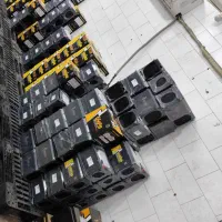 نیازمند فروشنده آقا در مغازه باتری فروشی