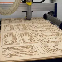 استخدام اپراتور سی ان سی cnc چوب. برشکار mdf