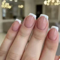 کاشت ناخن و مژه در منزل مشتری