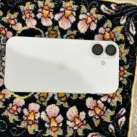 گوشی ۱۷ نرمال