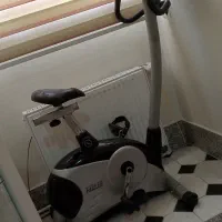 دوچرخه ثابت ورزشی