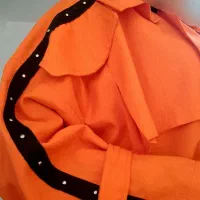 مانتو نارنجی|لباس|دوگنبدان, |دیوار