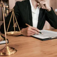 وکیل پایه یک دادگستری و مشاور قضایی مجرب|خدمات مالی، حسابداری، بیمه|تبریز, |دیوار
