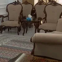 مبل کلاسیک به همراه میز تلویزیون