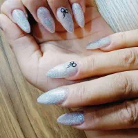 کاشت ناخن|خدمات آرایشگری و زیبایی|باسمنج, |دیوار