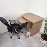 میز کامپیوتر و تحریر و صندلی چرم