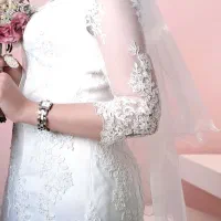 لباس عروس فقط برای عکس پوشیده شده