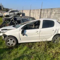 ۲۰۷ تصادفی|خودرو سواری و وانت|آمل, |دیوار