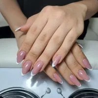 خدمات کاشت ناخن