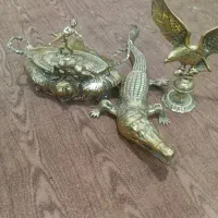 تمساح و عقاب و شکلات خوری برنجی