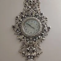 ساعت دیواری در حدنو