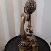 تلفن برنجی تاجیک و والتر