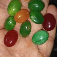 تعدادی نگین انگشتر