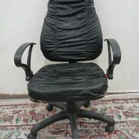 صندلی اداری در حد نو سالم