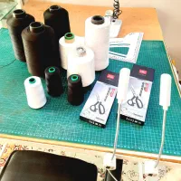 تعدادی وسایل خیاطی باقیمت عالی به فروش میرسد|لوازم خیاطی و بافتنی|گرمسار, |دیوار