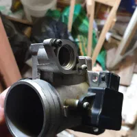 دریچه گاز به همراه سنسورهای اصلی سوویسی|قطعات یدکی و لوازم جانبی|رشت, لاکانی|دیوار