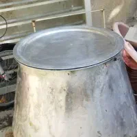 دیگ کله پزی چکشی آلومینیم ۵۰تایی+سینی تقسیم قطر۹۰