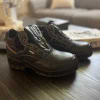 کفش کوه نوردی استفاده نشده نصف قیمت زدم