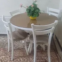 میز ناهار خوری ۴نفره در حد نو