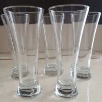 لیوان میلک شیک و شربت