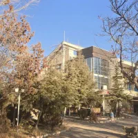 سرایدار باغ ویلا آقای متاهل با خانواده