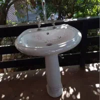 روشویی با پایه و شیرالات