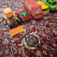 تعدادی اسباب بازی میفروشم