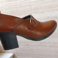 کفش پاشنه دار در حد نو